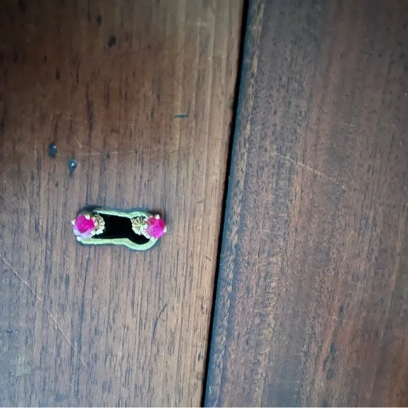 14kyg Ruby stud earrings, 5mm - Picture 8 of 11